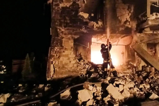 Hơn 700 tên lửa và UAV Nga cùng tấn công, Ukraine cắt điện khẩn toàn lãnh thổ