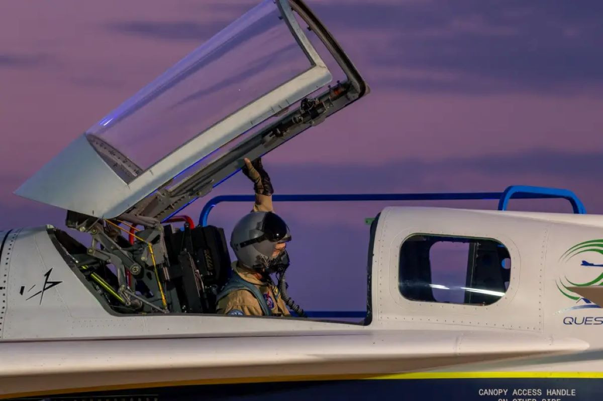 Máy bay X59 Mỹ.jpg