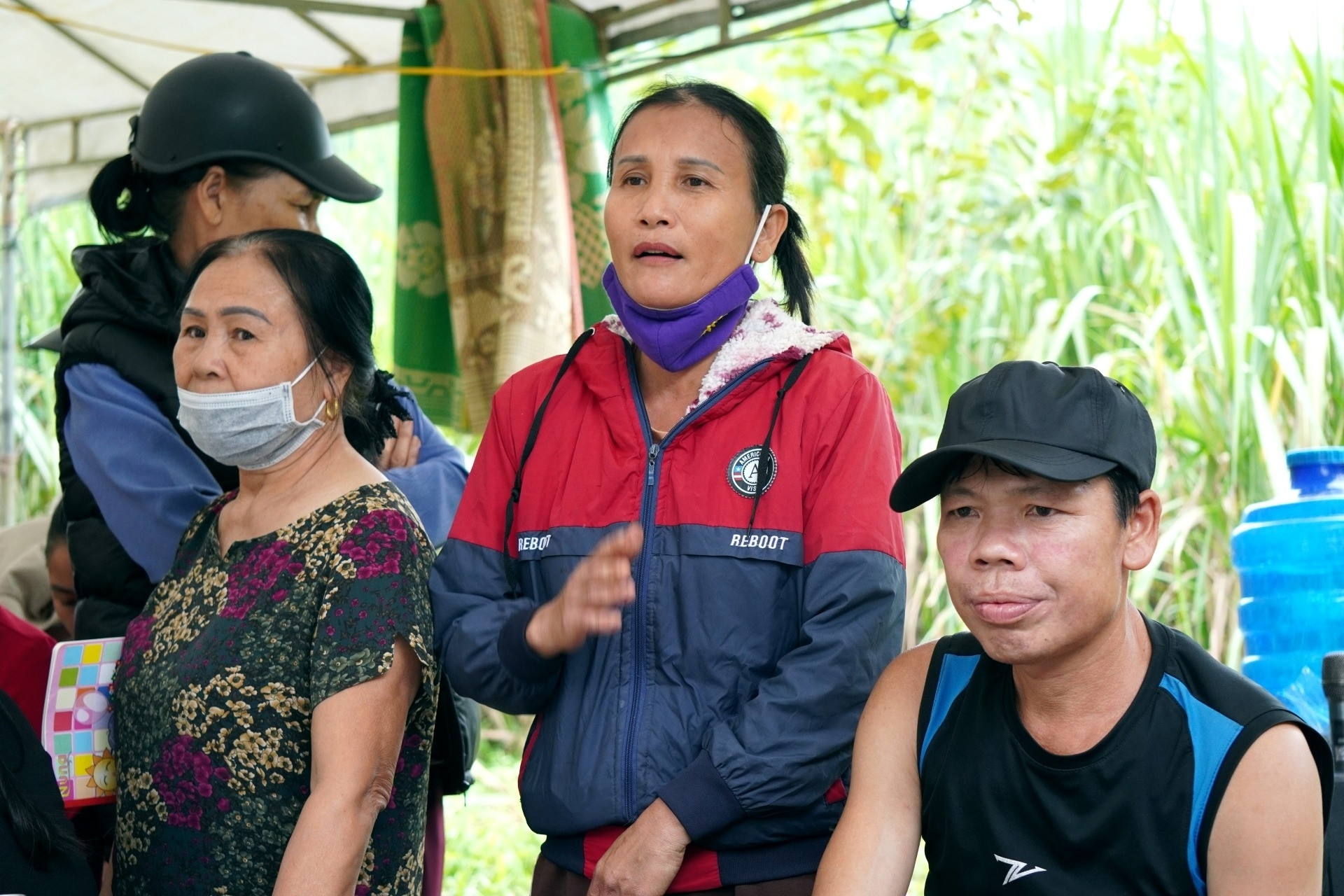 Người dân ở Thanh Hóa dựng lều phản đối trang trại lợn gây ô nhiễm