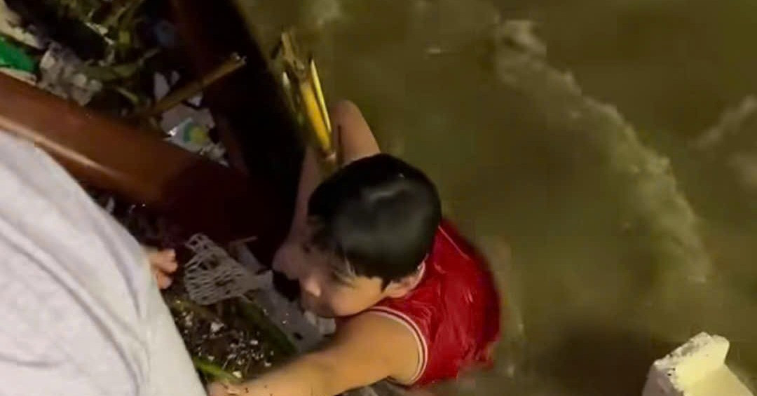 Người mẹ lên tiếng sau khi con trai được cứu gi...