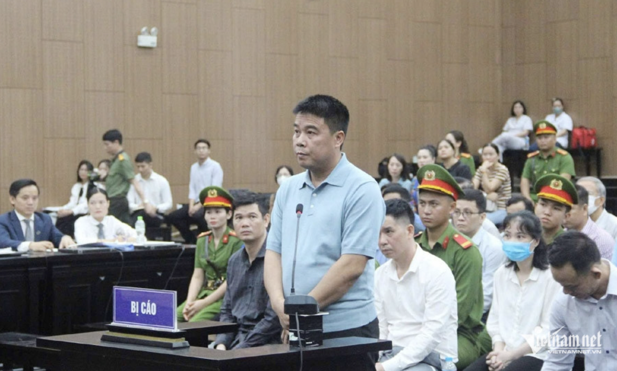 Hơn 500 lượng vàng của Nguyễn Văn Hậu giờ có giá trị bao nhiêu? 1 nguyen-van-hau