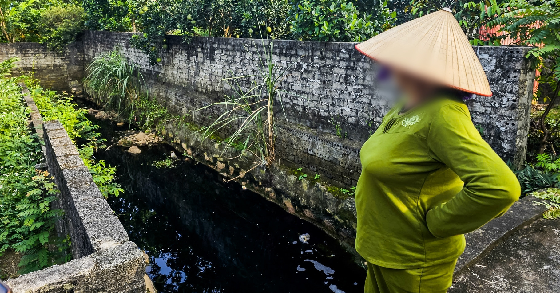 Phát lộ dòng nước đen bí ẩn bủa vây dân sống gần &amp;apos;thung lũng ám ảnh&amp;apos; ở Ninh Bình