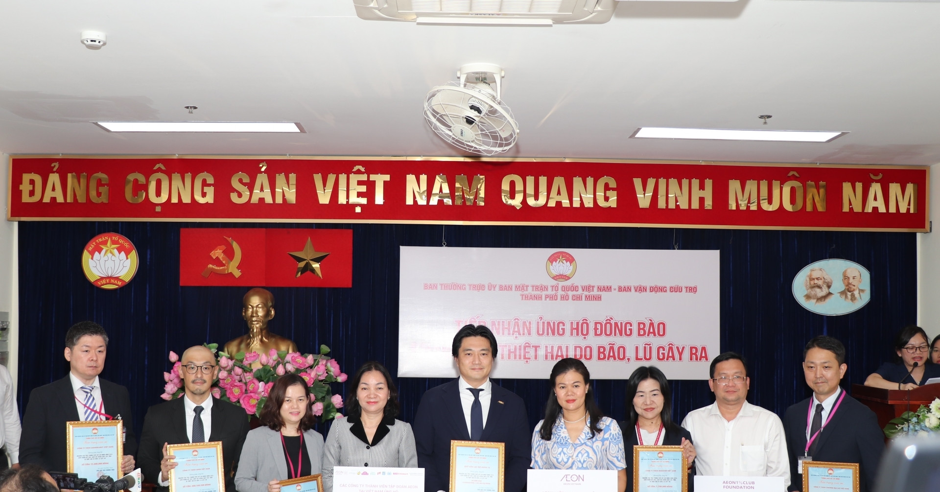 Tập đoàn AEON hỗ trợ 4,6 tỷ đồng cho nhân dân tái thiết cuộc sống sau mưa bão