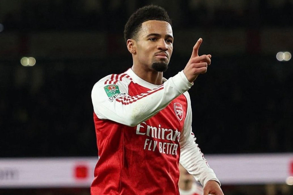 Arsenal 'thổi bay' Brighton, thắng 6 trận liên tiếp