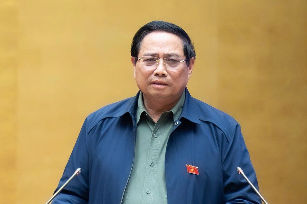 Thủ tướng: Sẽ xem xét tăng lương sớm hơn