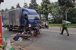 Va chạm liên hoàn với 2 ô tô, nam thanh niên lái xe lôi tự chế tử vong tại chỗ