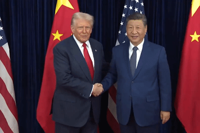 Vì sao ông Trump và ông Tập Cận Bình chọn gặp mặt ở căn cứ không quân?