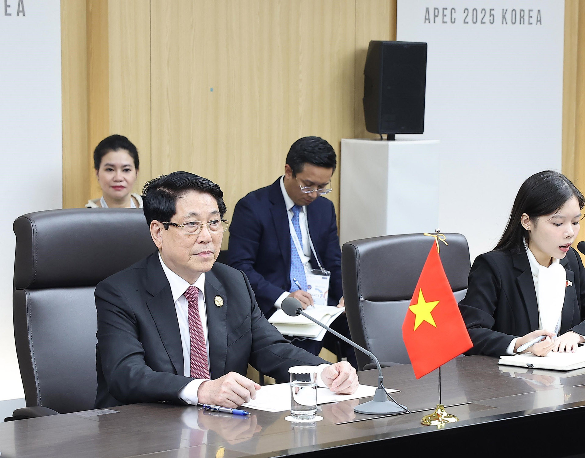 vnapotalchutichnuocluongcuonghoidamvoitongthonghanquocleejaemyung8375555 17618168595212031035857.jpg