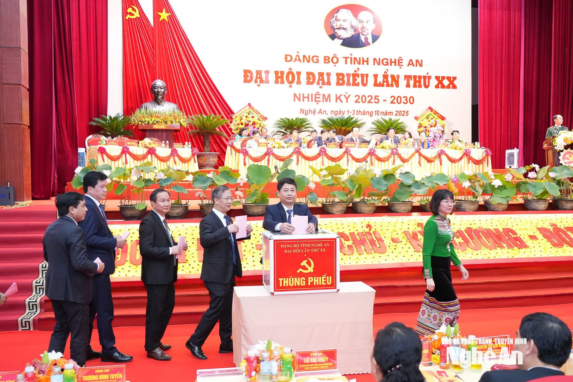 Trước 15/12 bố trí xong chủ tịch UBND cấp tỉnh không phải người địa phương