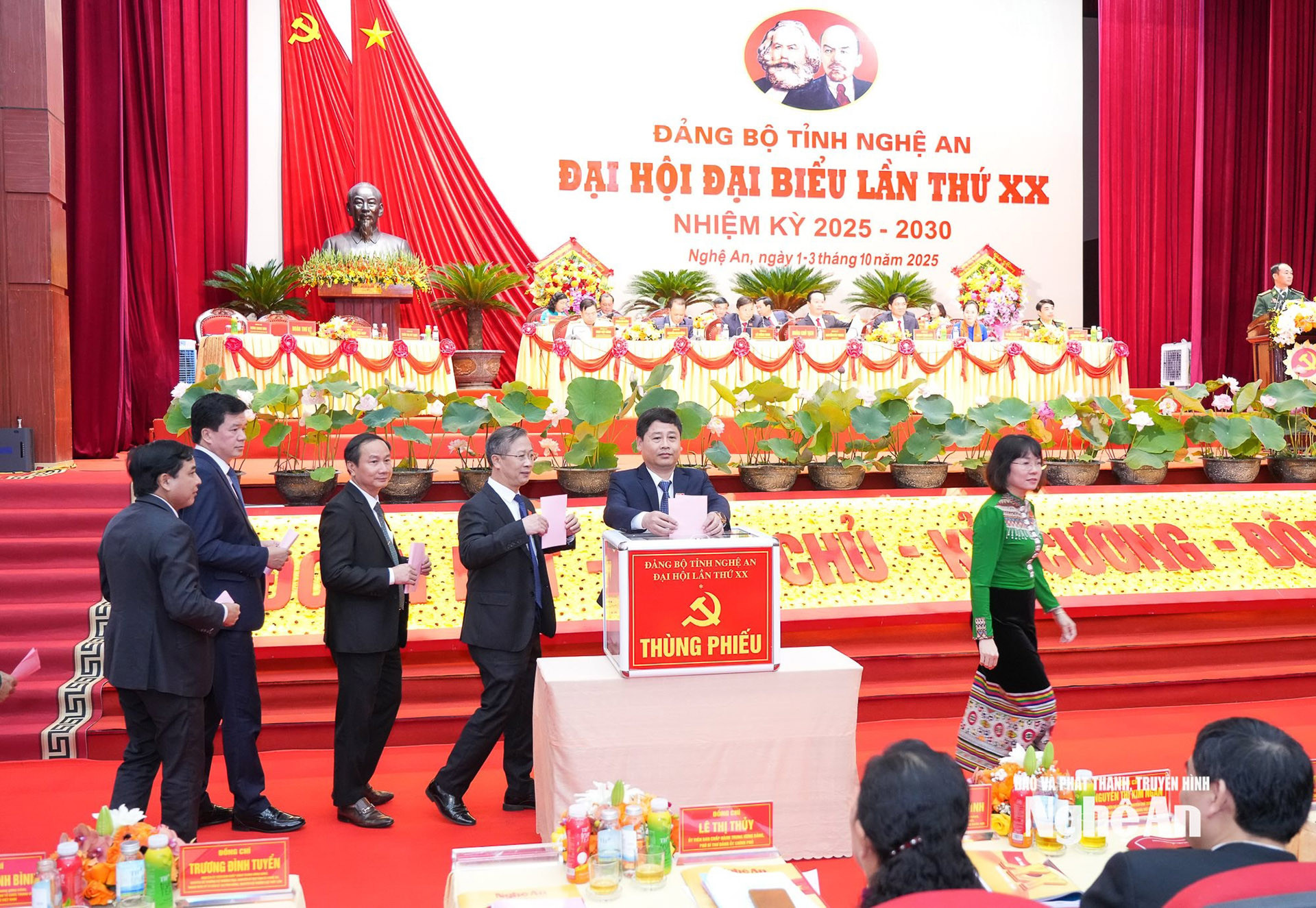 bna_dai hoi dang bo phieu 4(1).jpg