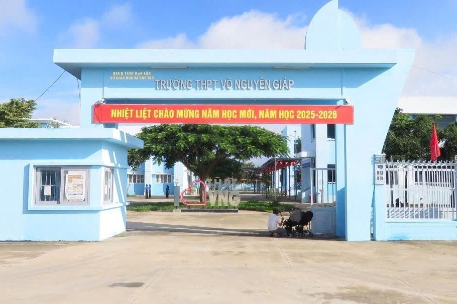 Buộc thôi việc giáo viên dạy toán 'bóp cổ' bí thư đoàn trường