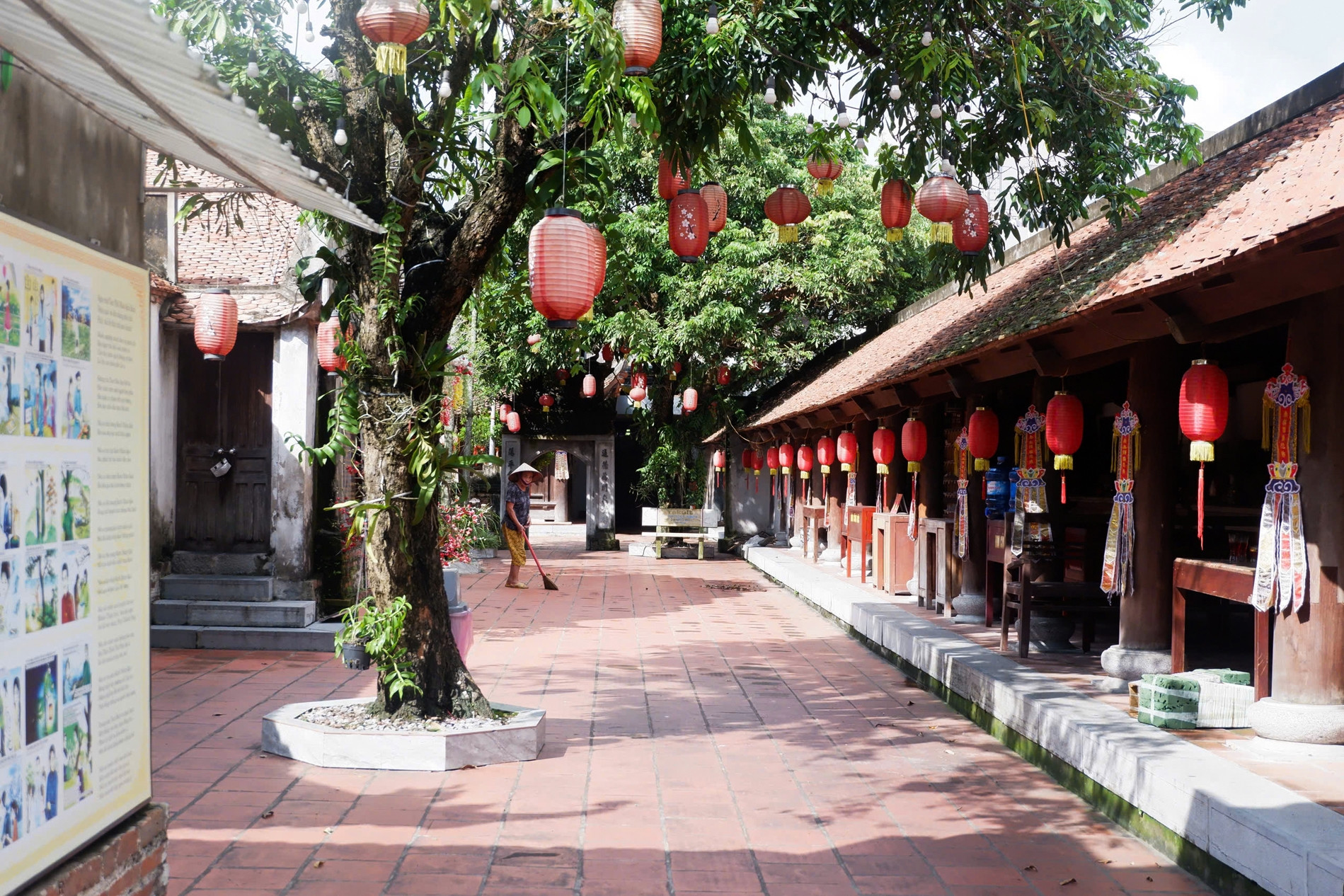 Độc đáo ngôi chùa 'xe duyên' cách Hà Nội hơn 100km, níu chân khách thập phương