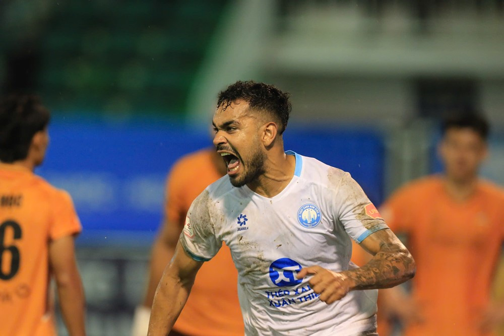 HAGL vs Nam Dinh 2.jpg