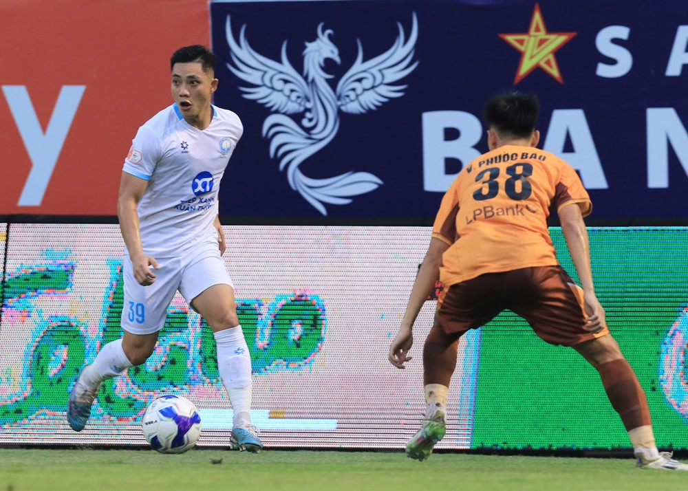 HAGL vs Nam Dinh.jpg