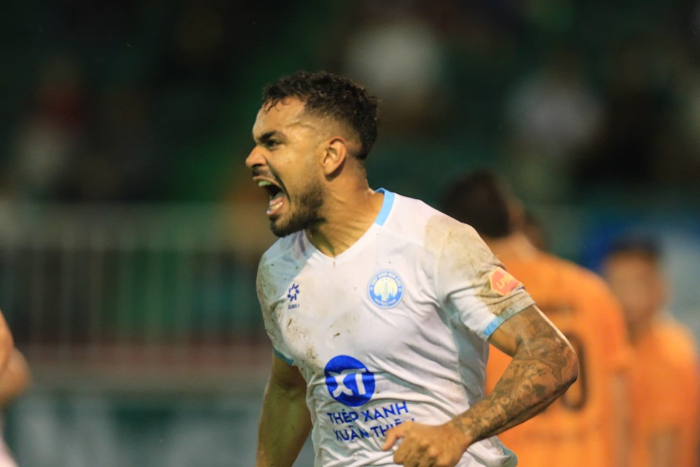 HAGL vs Nam Dinh.jpg