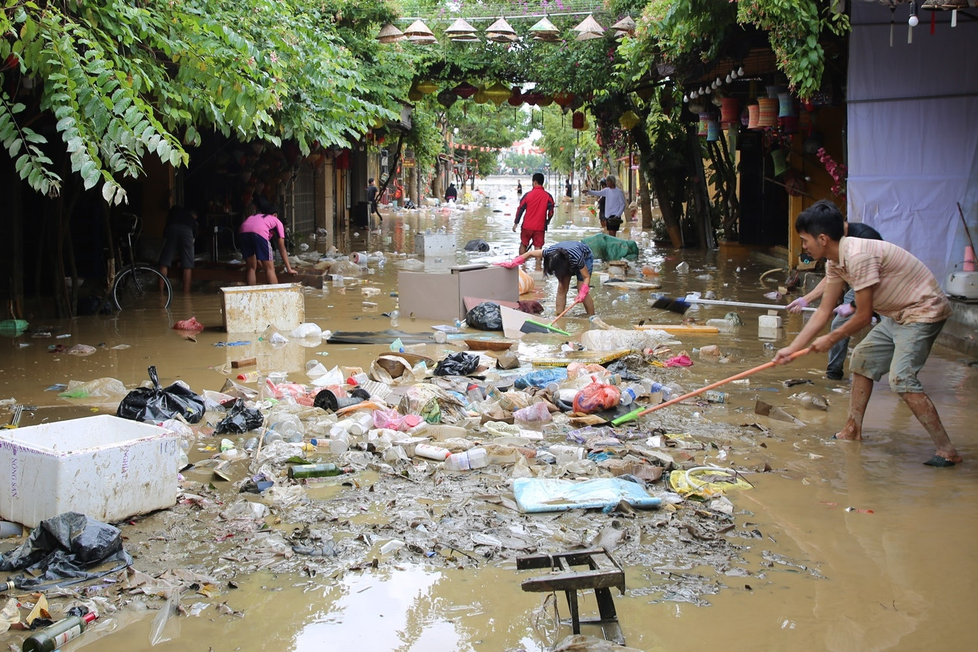 Hình ảnh chưa từng thấy ở Hội An, chủ nhân nhà cổ buông tiếng thở dài