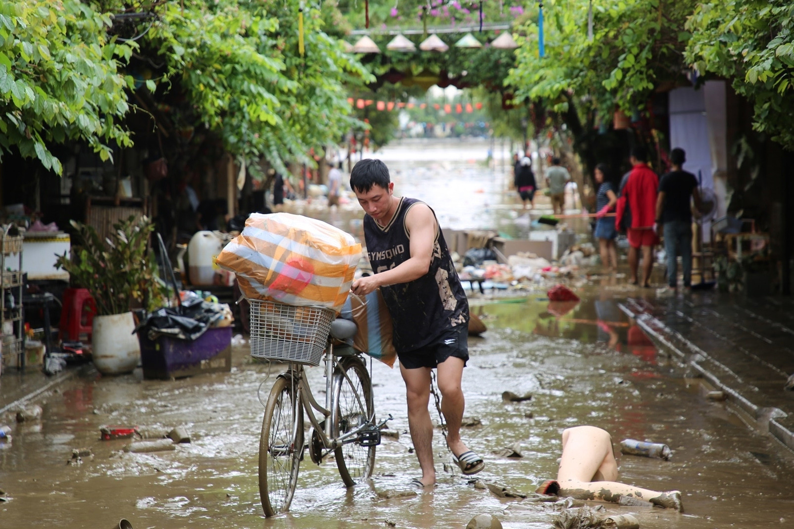 Hình ảnh chưa từng thấy ở Hội An, chủ nhân nhà cổ buông tiếng thở dài