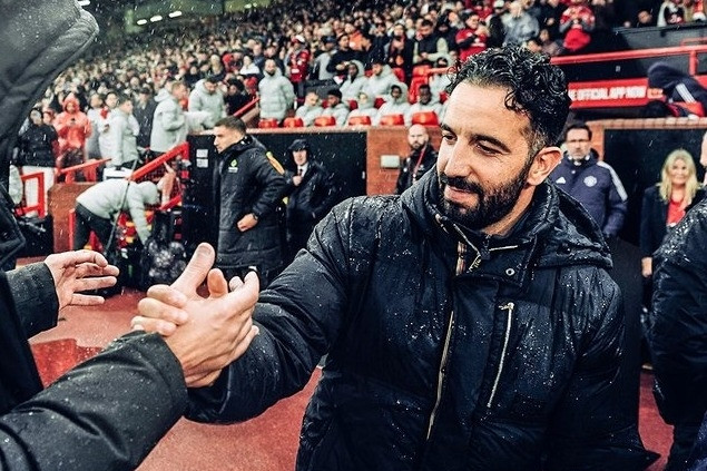 Ruben Amorim dẫn MU sau 1 năm: Sáng lên tia hy vọng