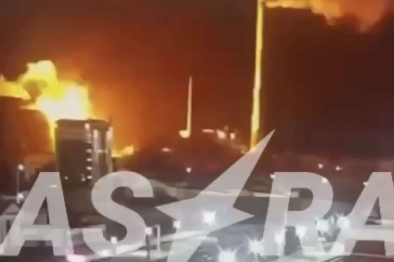 Ukraine tấn công hàng loạt cơ sở năng lượng ở nhiều vùng của Nga