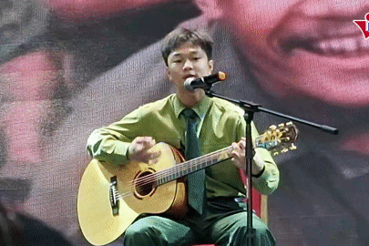 Xem sinh viên Trung Quốc trổ tài hát tiếng Việt bài 'Còn gì đẹp hơn'