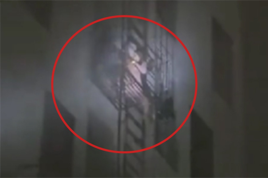 Bản tin trưa 4/10: Cháy chung cư ở Hà Nội, dân chạy lên tầng thượng thoát thân