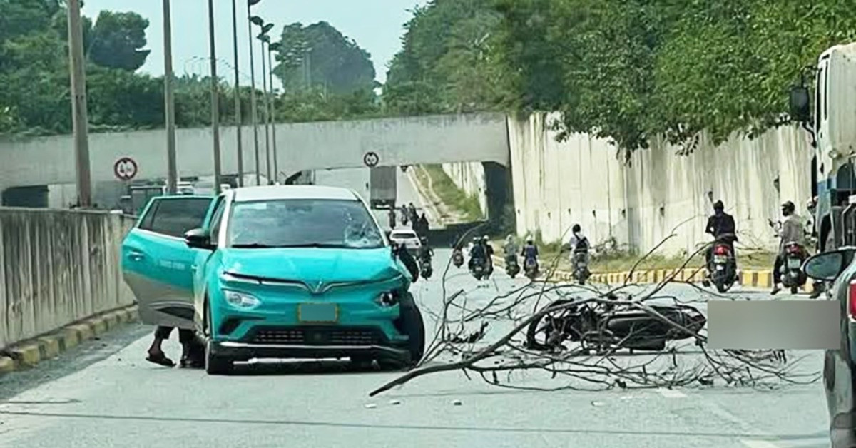 Nghi vấn ô tô chạy ngược chiều gây tai nạn ở Đại lộ Thăng Long