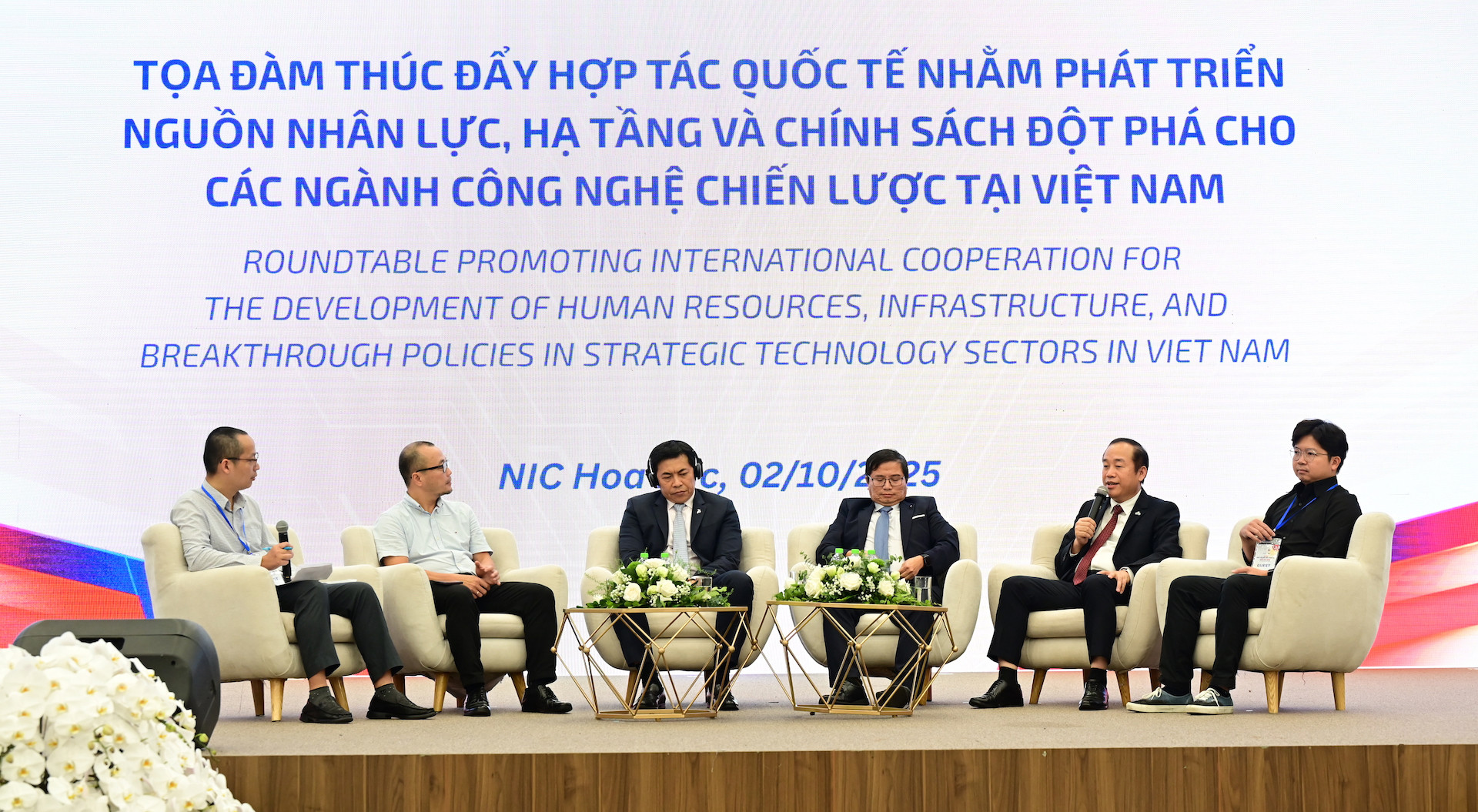 Dấu ấn đặc biệt của CMC tại Triển lãm Quốc tế Đổi mới sáng tạo Việt Nam 2025 2 Ảnh 2 .jpg