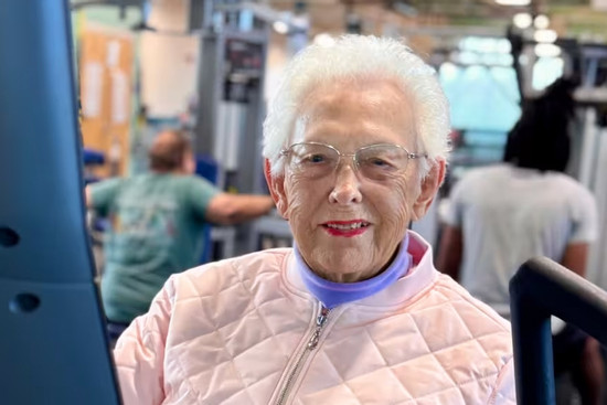 Ba không của cụ bà sống thọ 100 tuổi vẫn minh mẫn, hoạt bát