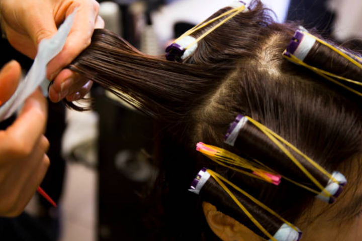 Bỏng đầu khi uốn tóc