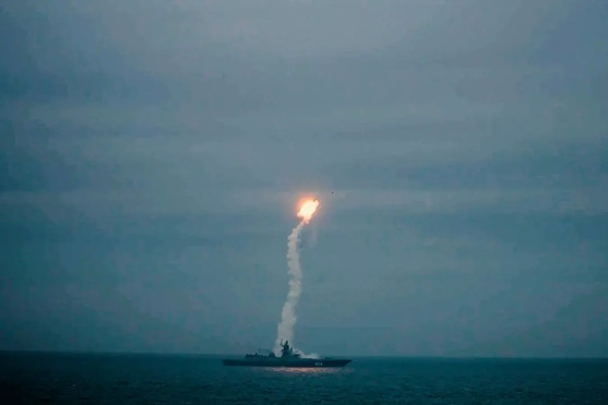 Nga phản ứng khi bị tố chĩa vũ khí vào tàu chiến của nước thành viên NATO