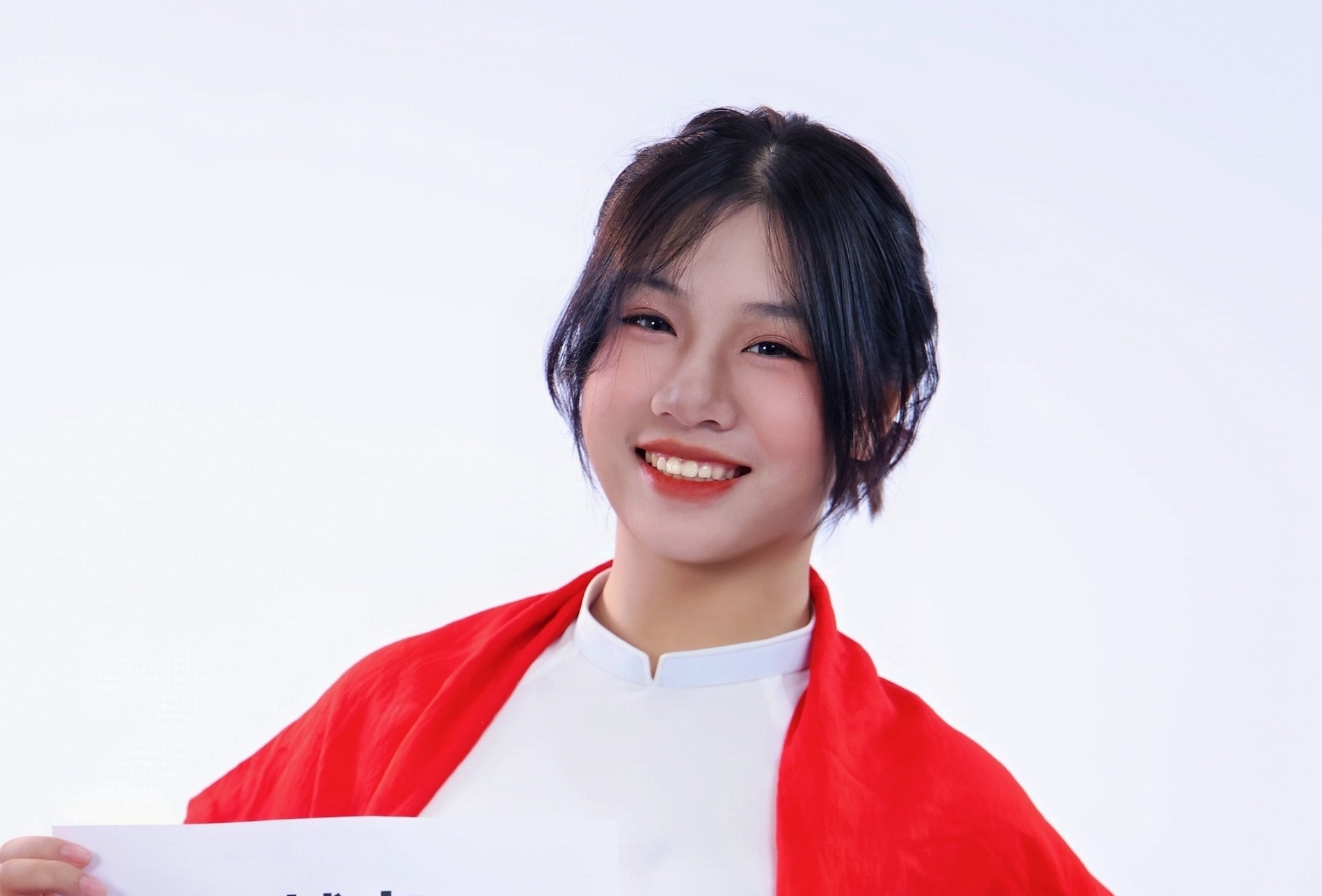 Nữ sinh Việt Nam đầu tiên giành quán quân cuộc thi tiếng Trung lớn nhất thế giới