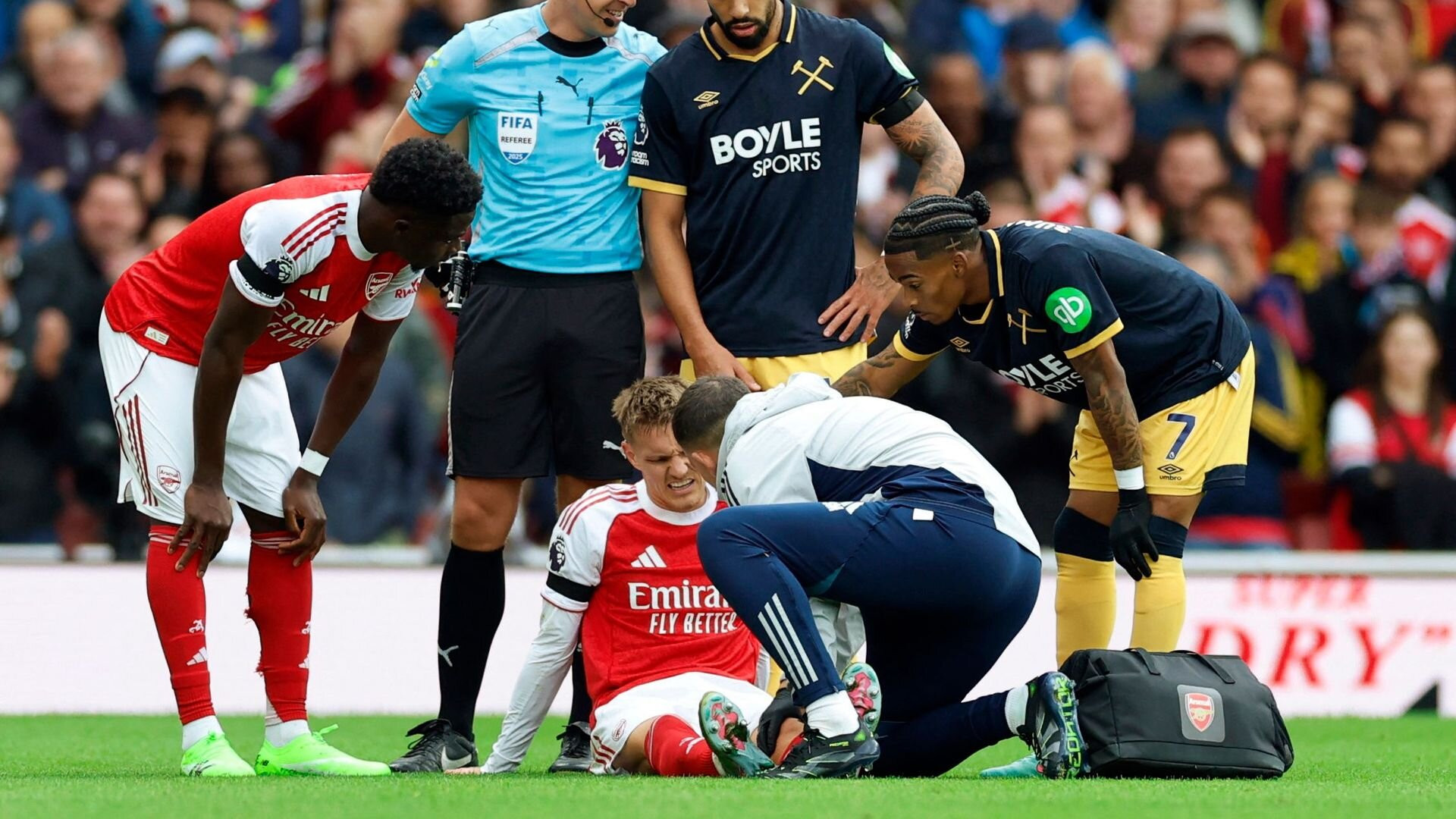 resources_premierleague_pulselive_com 2025 10 04T142645Z_1355664576_UP1ELA4144KOC_RTRMADP_3_SOCCER ENGLAND ARS WHU (1).jpg