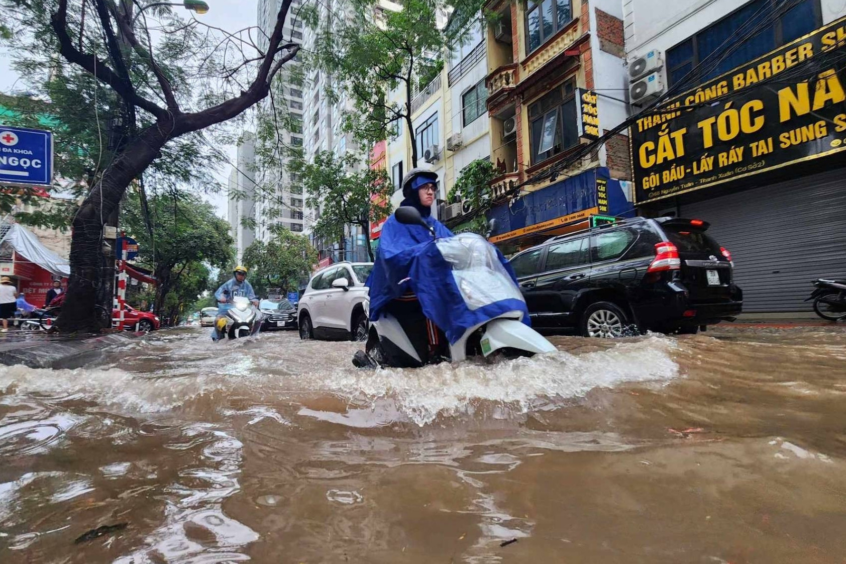 Thoát cảnh ngập lụt từ một điều lạ, bài học đắt giá khi mua nhà