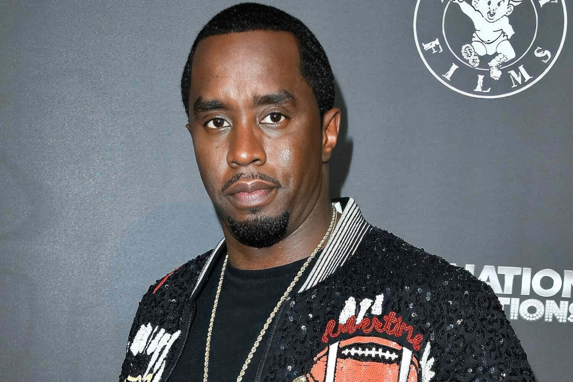 'Trùm tình dục' Diddy khóc xin khoan hồng khi bị tuyên án 4 năm 2 tháng tù