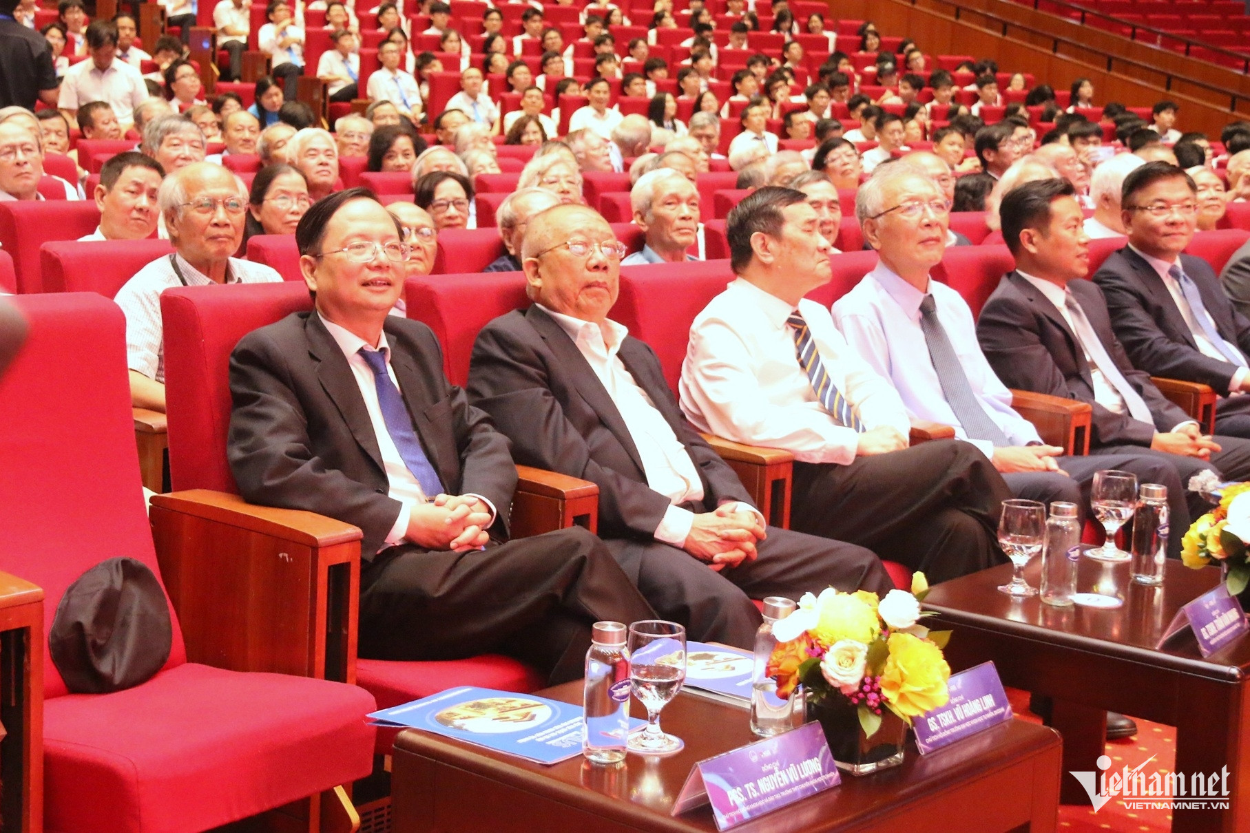 W-THPT Chuyên Khoa học Tự nhiên b.JPG.jpg