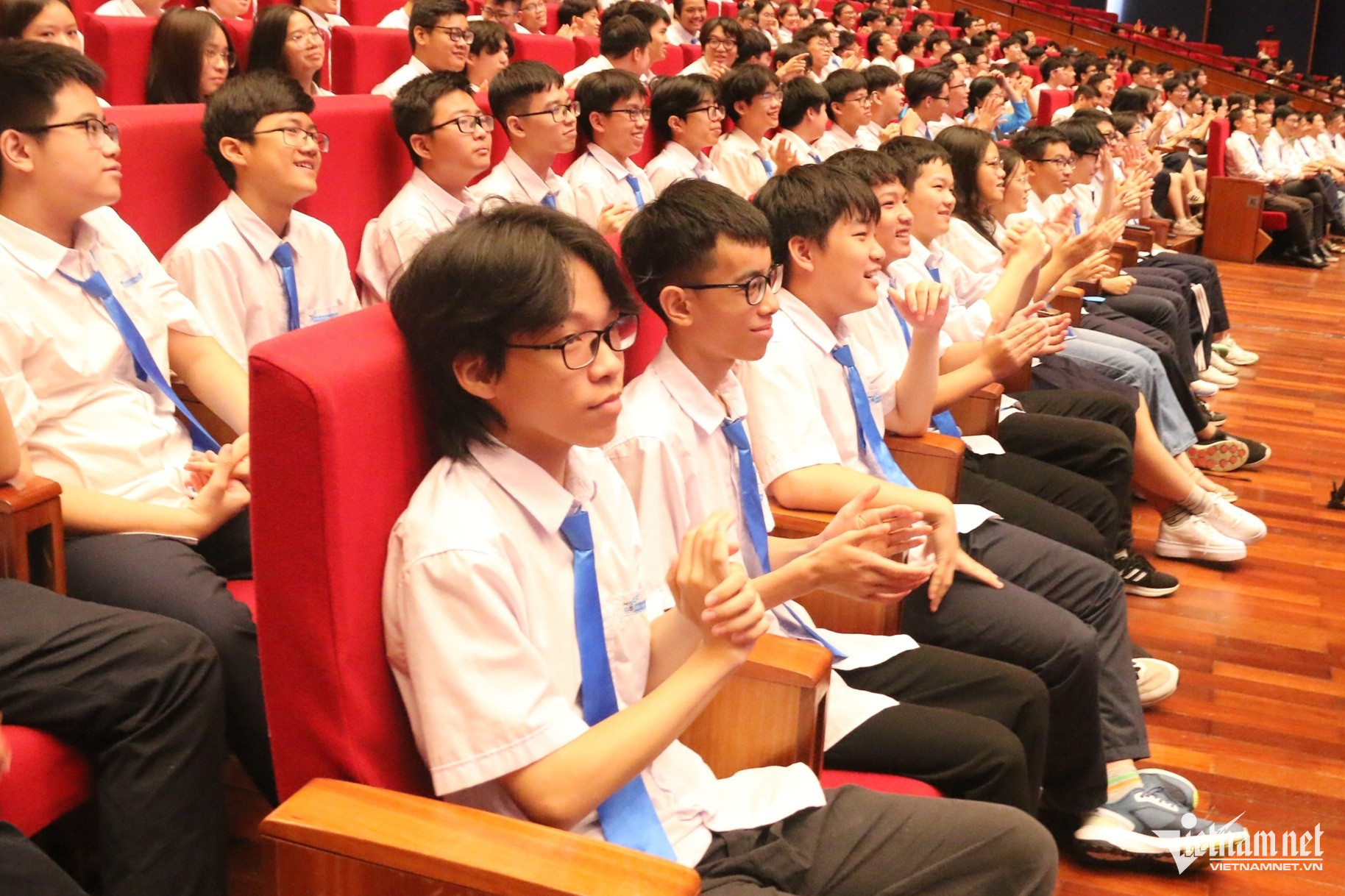 W-THPT Chuyên Khoa học Tự nhiên học sinh 1.JPG.jpg