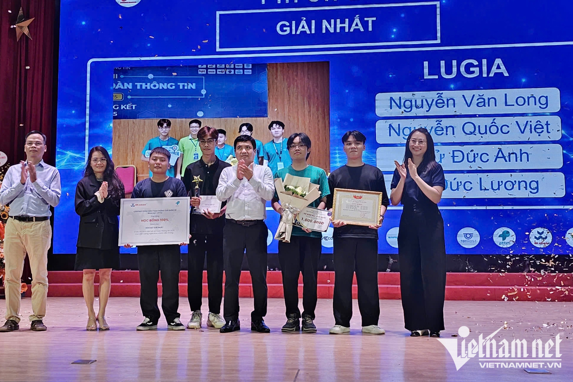 W-trao giai Nhat PTIT CTF 2025 1.jpg