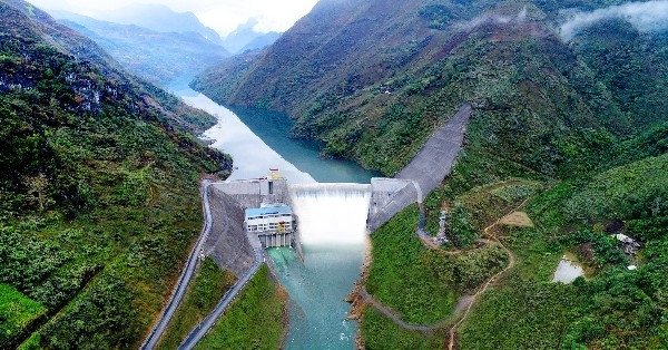 18 &amp;apos;ông chủ&amp;apos; thủy điện nhận lệnh khẩn của chủ tịch tỉnh