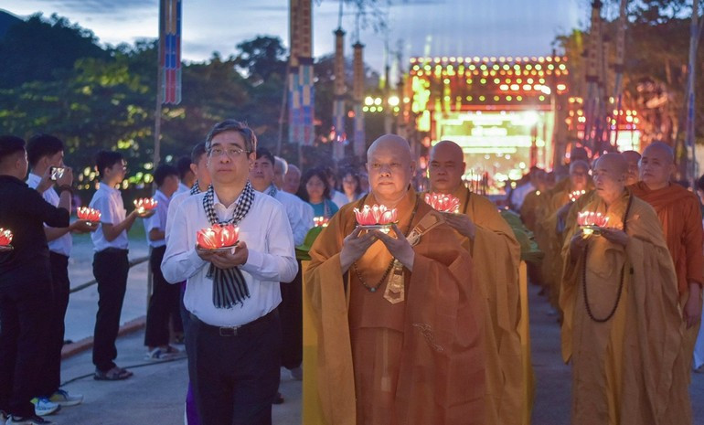 Phật giáo đồng hành cùng TPHCM tưởng niệm liệt sĩ ở Côn Đảo