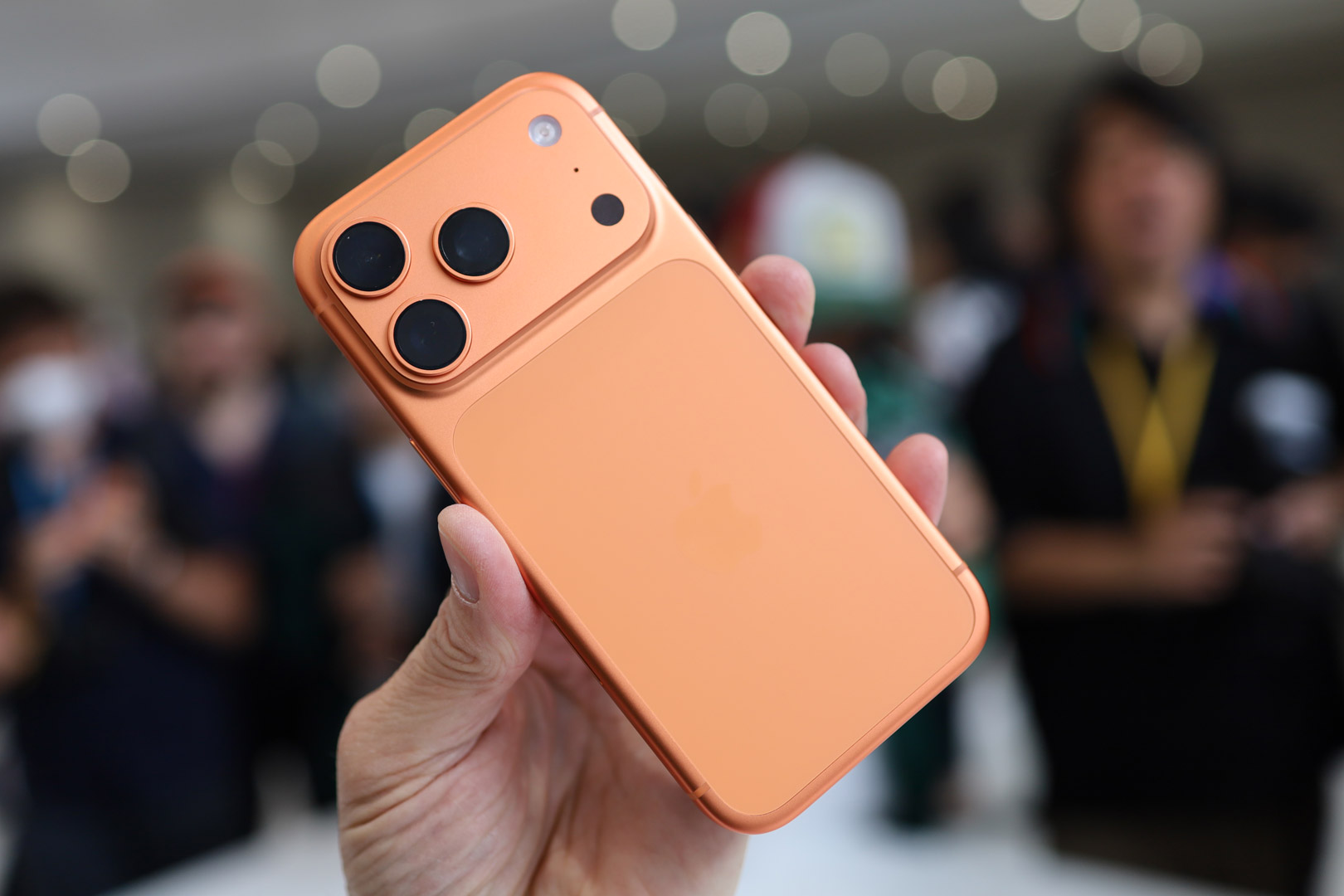 iPhone 17 Pro Max là chiếc ‘Max’ cuối cùng, xuất hiện kẻ thách thức ngôi vương màn hình lớn