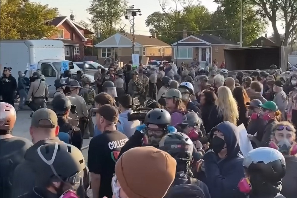 Ông Trump lệnh điều động hàng trăm lính Vệ binh quốc gia Mỹ tới Chicago