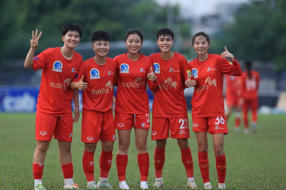 Tuyết Dung cùng Hà Nam có chiến thắng đầu tiên