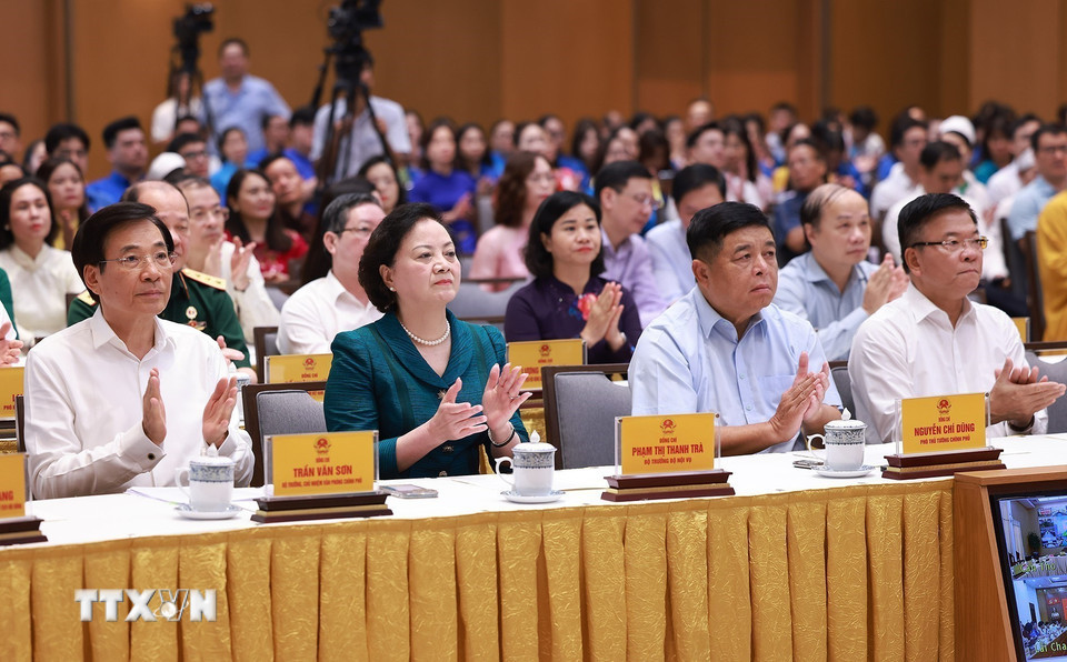 thu tuong phat dong thi dua chao mung dai hoi xiv cua dang 8317846 4.jpg