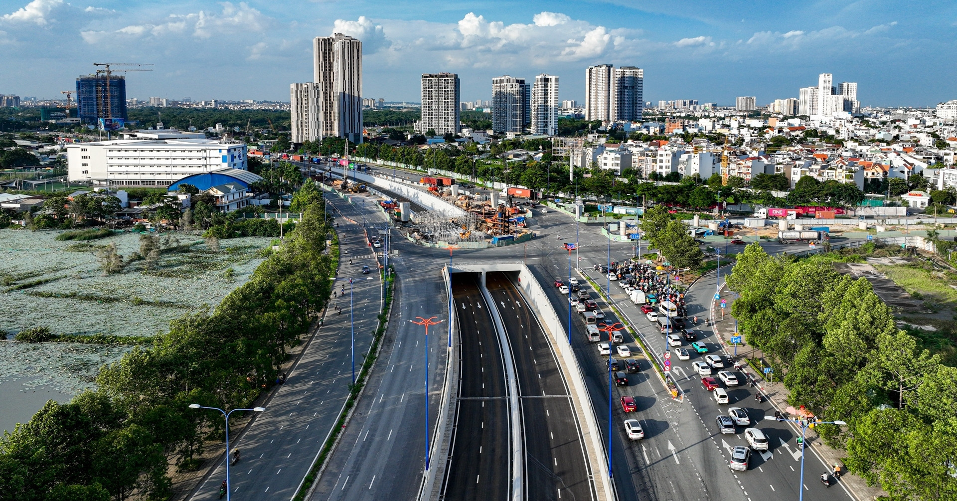 TPHCM tăng tốc dự án giao thông trọng điểm, giải ngân đầu tư công quyết đạt 95%