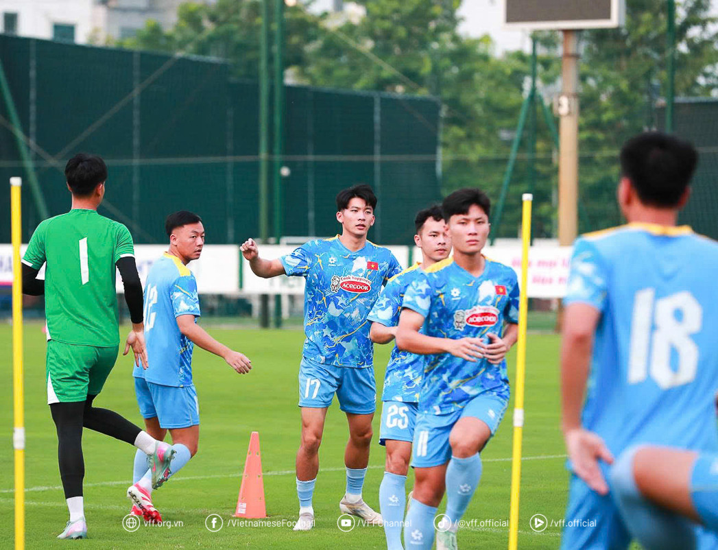 Tân binh Việt kiều Nga tập sung ở U23 Việt Nam u23 viet nam 1.jpg