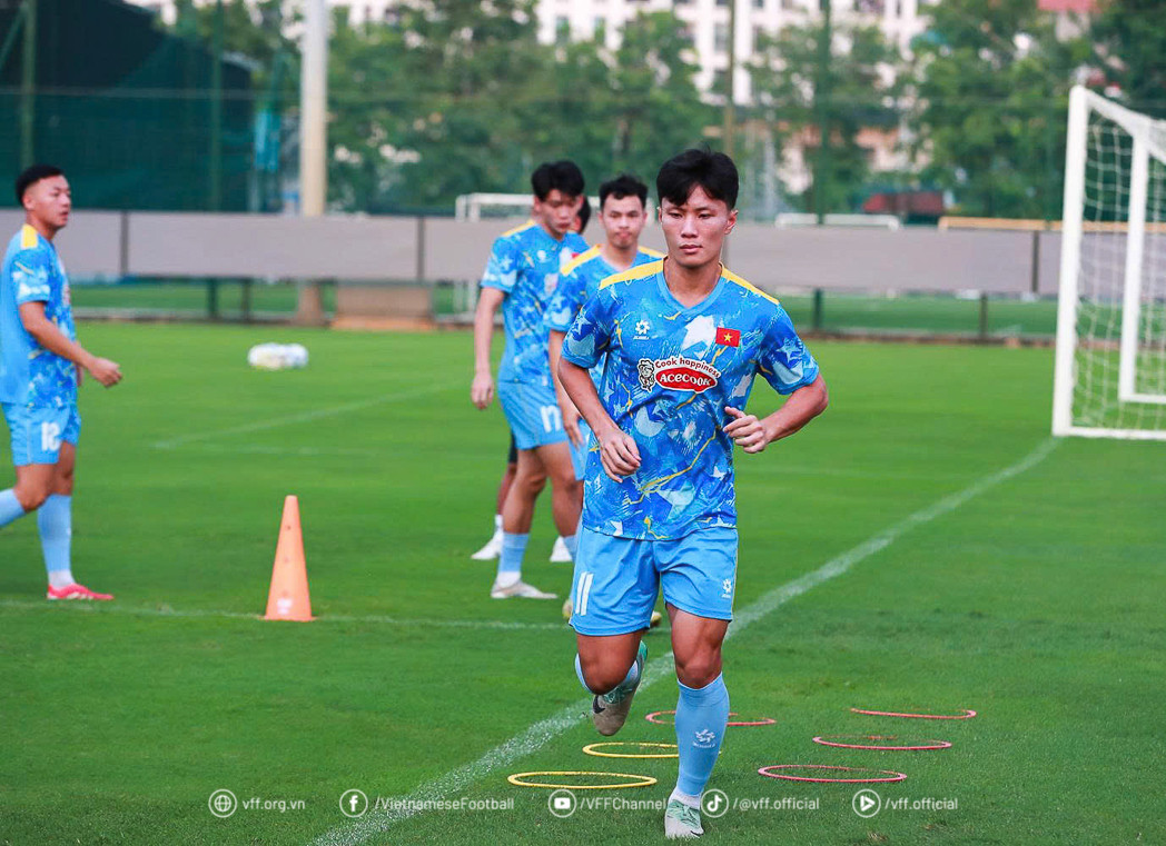 Tân binh Việt kiều Nga tập sung ở U23 Việt Nam u23 viet nam 4.jpg