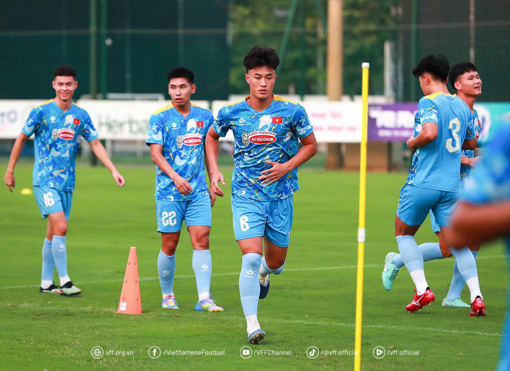 Tân binh Việt kiều Nga tập sung ở U23 Việt Nam u23 viet nam 5.jpg