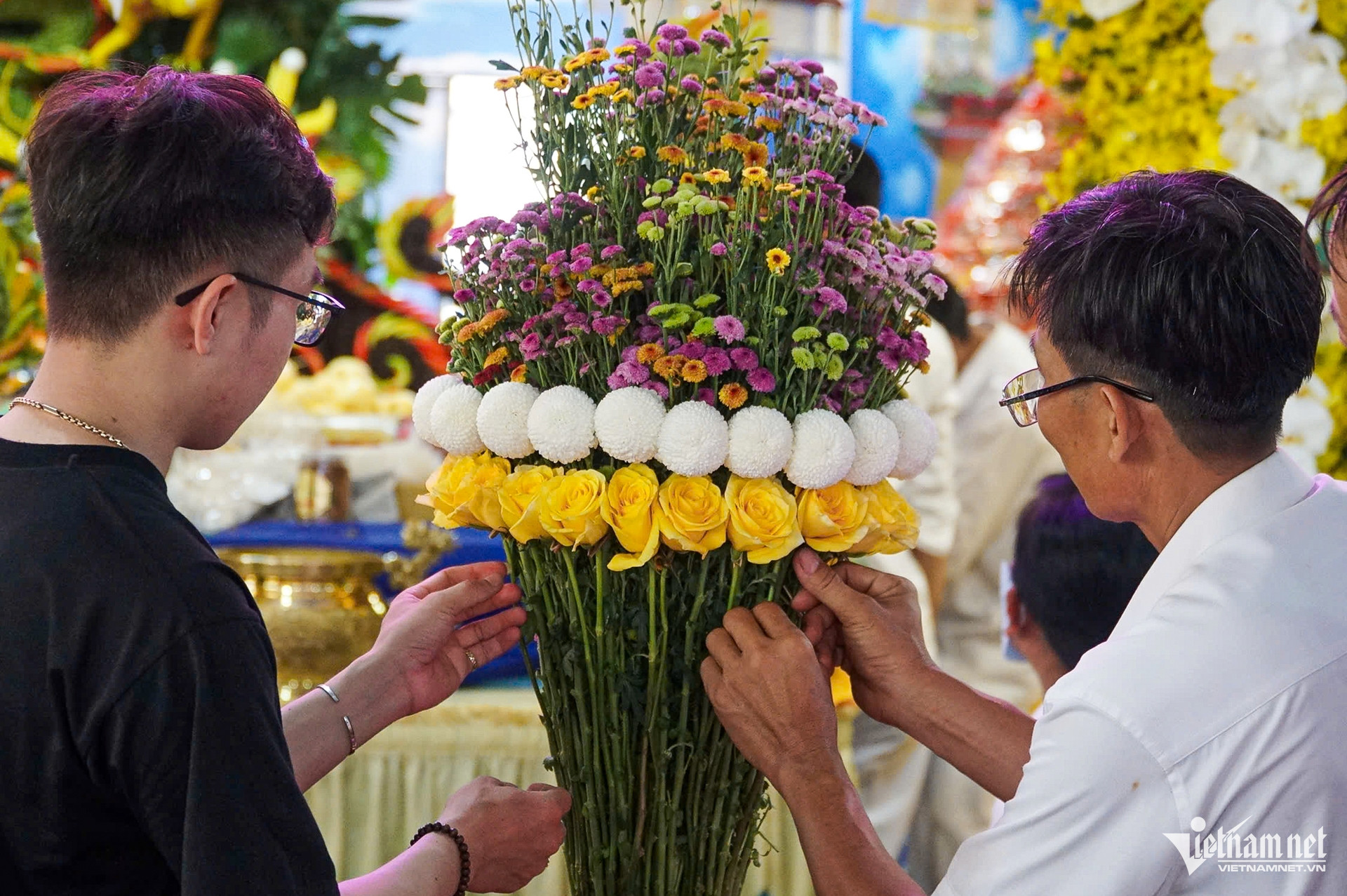 W-đạo cao đài.jpg