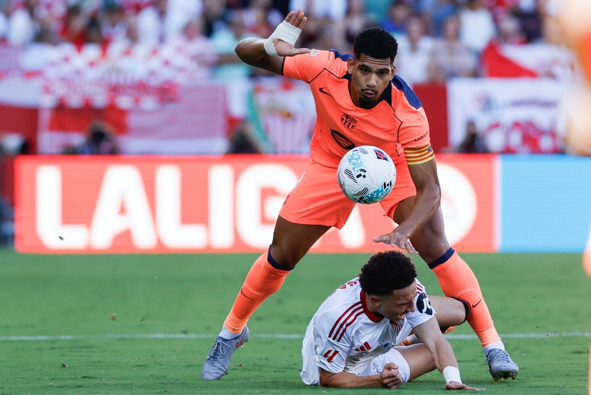 EFE - Araujo Sevilla Barca.jpg