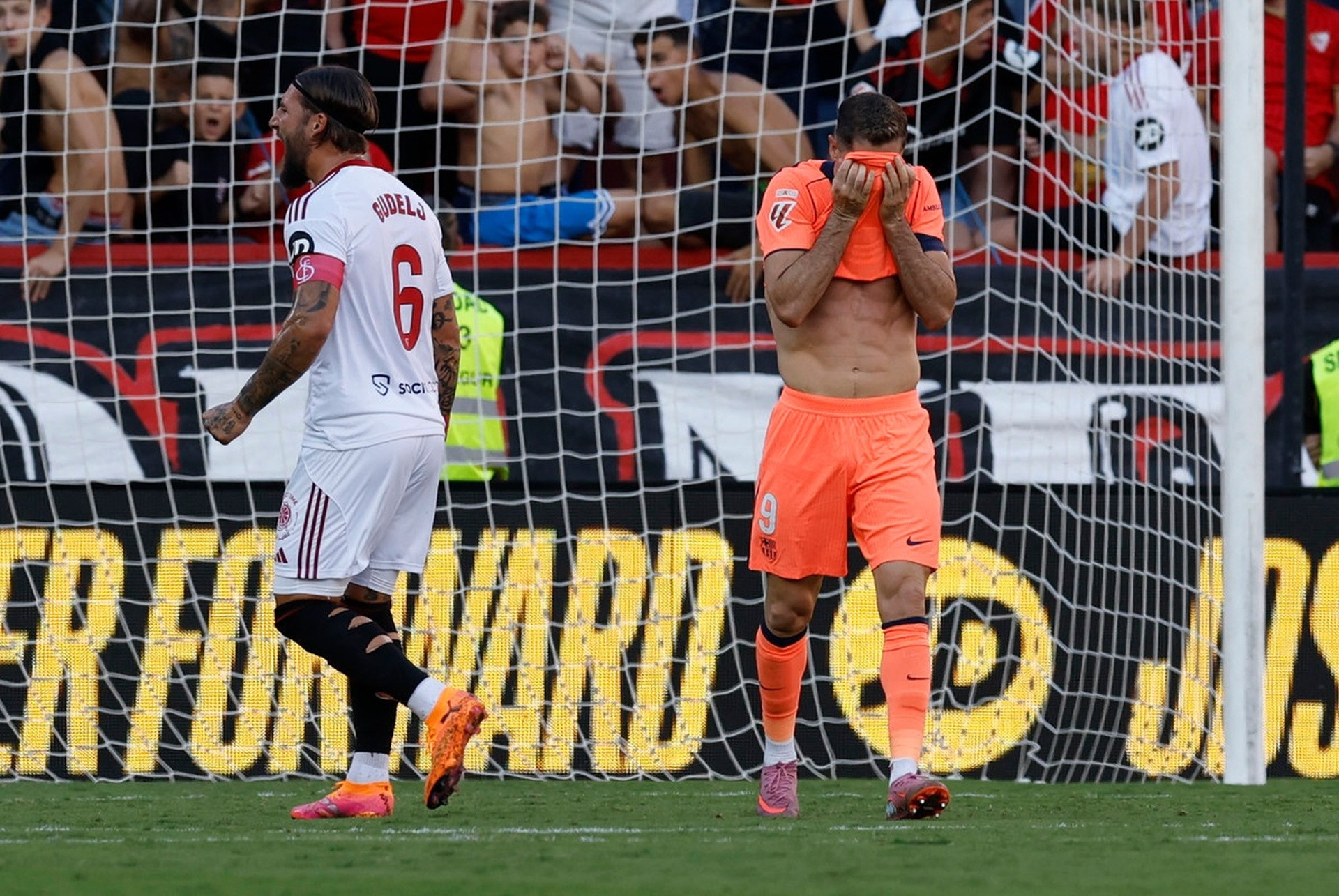 EFE - Lewandowski Sevilla Barca.jpg